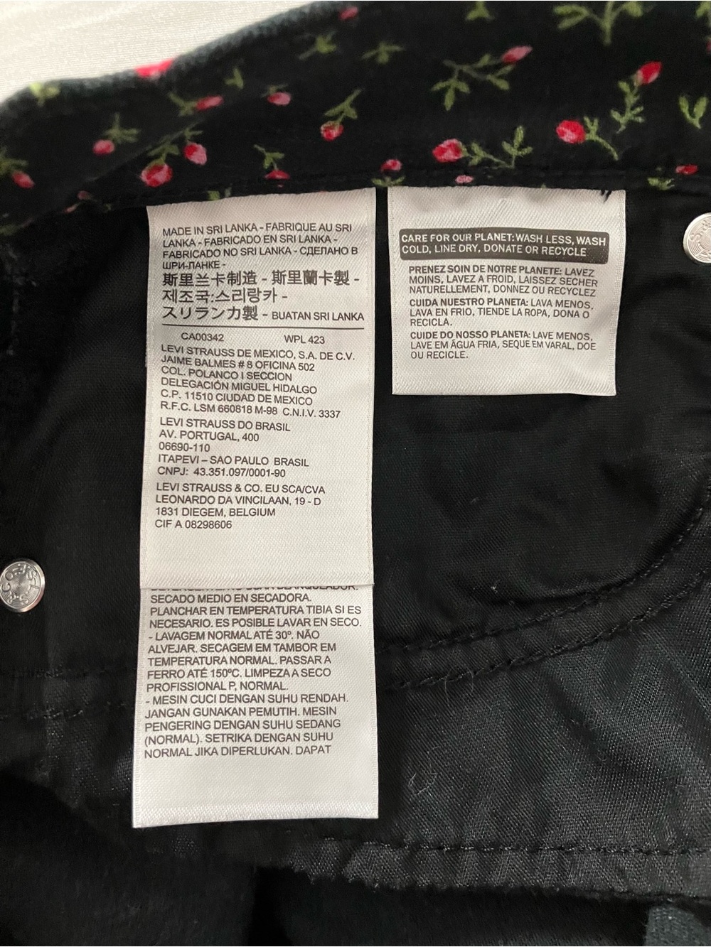 Levi Strauss & Co Mid Length Short Size 28 - Picture 8 of 8